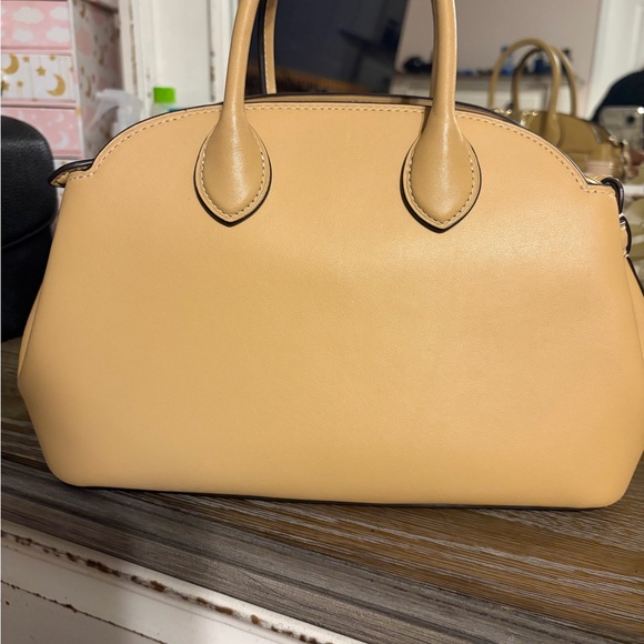 Coach Empire 26 - Picture 2 of 9